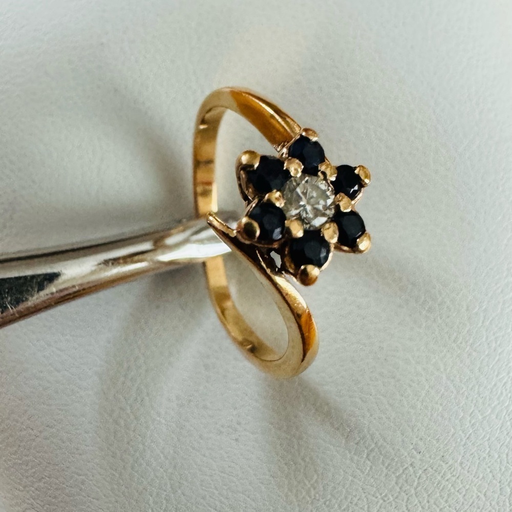 14K Yellow Gold Vintage Sapphire & Diamond Flower Ring Cluster size 6.25